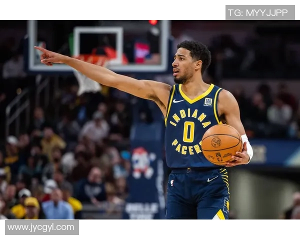 小牛队在与雷霆的较量中以3分之差遗憾落败,赛季前景堪忧 小牛队在与雷霆的较量中以3分之差遗憾落败,赛季前景堪忧