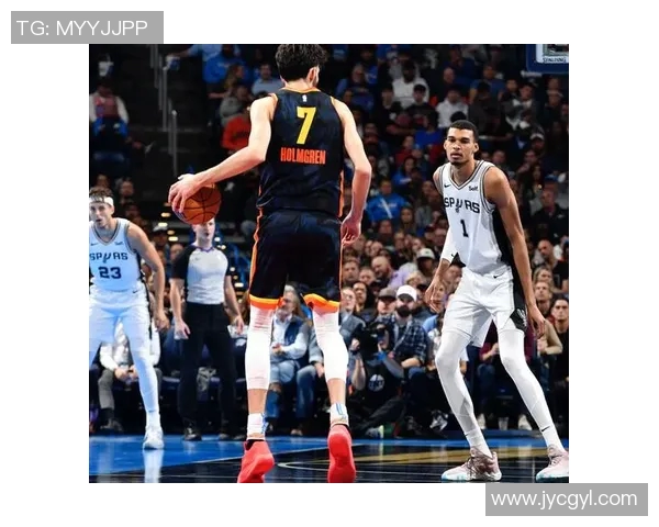 NBA马刺与雷霆精彩对决比赛录像回顾及精彩瞬间分析