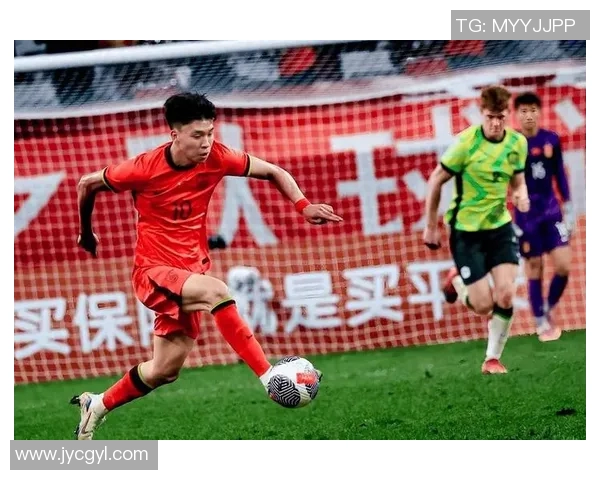 恒大与富力激战72分钟精彩回顾双方球员拼搏精神令人赞叹