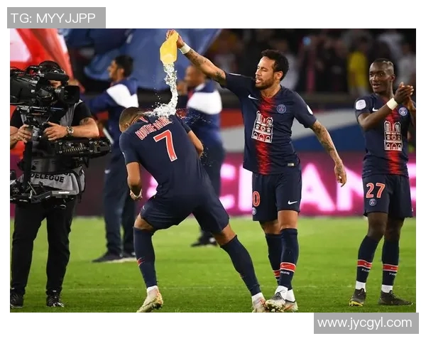 巴黎圣曼对阵球队队员的精彩对决与战术分析